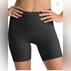 NWOT  Spanx OnCore Mid-Thigh Short - S